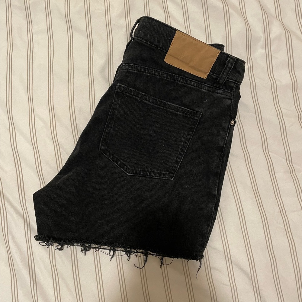 H&M black high waisted super stretch shorts.